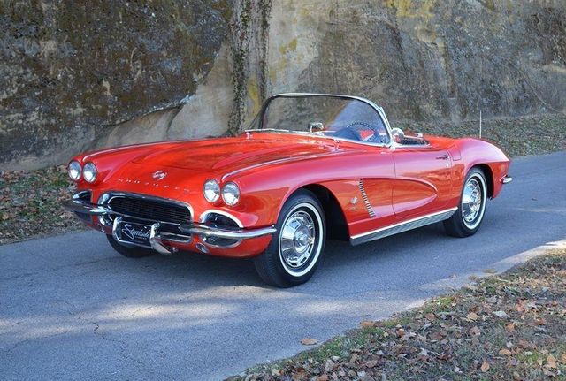 Священники розігрують у лотерею рідкісний Chevrolet Corvette - фото 416348