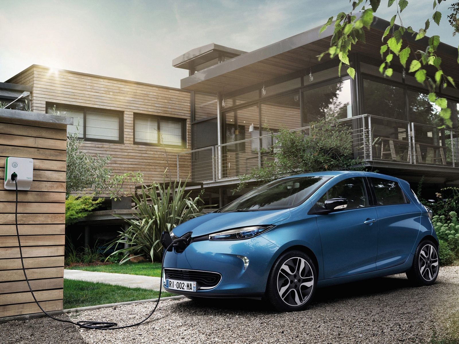 У Німеччині машина Renault Zoe стала майже безкоштовною через субсидії на електромобілі