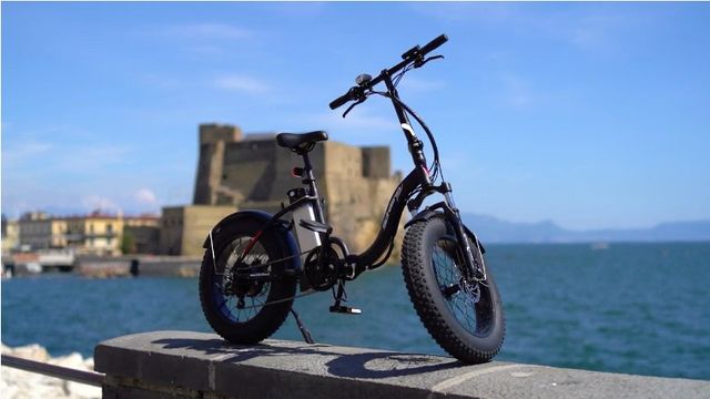 Представлено електровелосипед з педалями-поворотниками - фото 416839