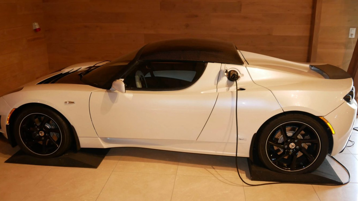 Tesla Roadster на базі Lotus Elise - фото 1