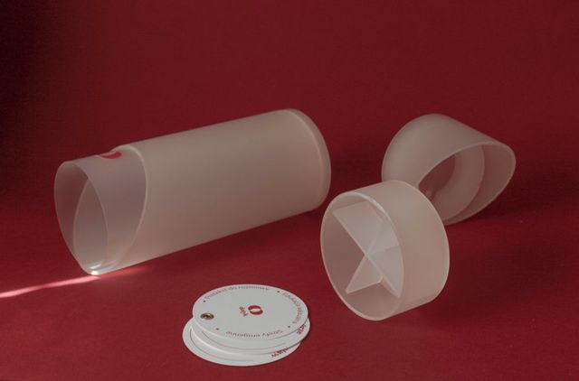 Дизайнер створив набір секс-іграшок для літніх людей: без стетоскопа не обійшлося - фото 417371