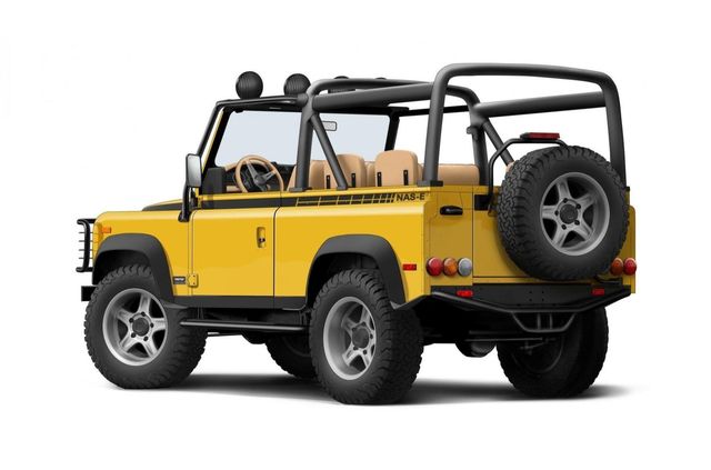 Легендарний Land Rover Defender перетворили на електромобіль - фото 417469