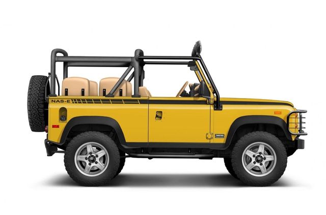 Легендарний Land Rover Defender перетворили на електромобіль - фото 417470