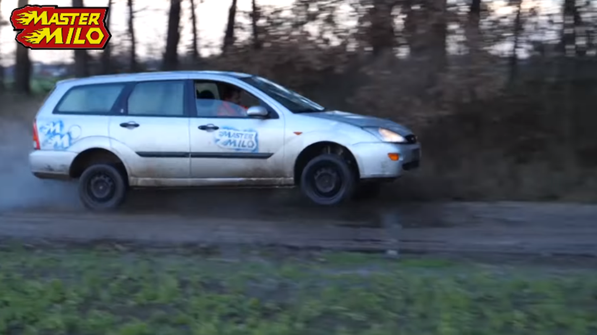 Як поїде автомобіль, якщо його повністю позбавити підвіски: божевільний експеримент