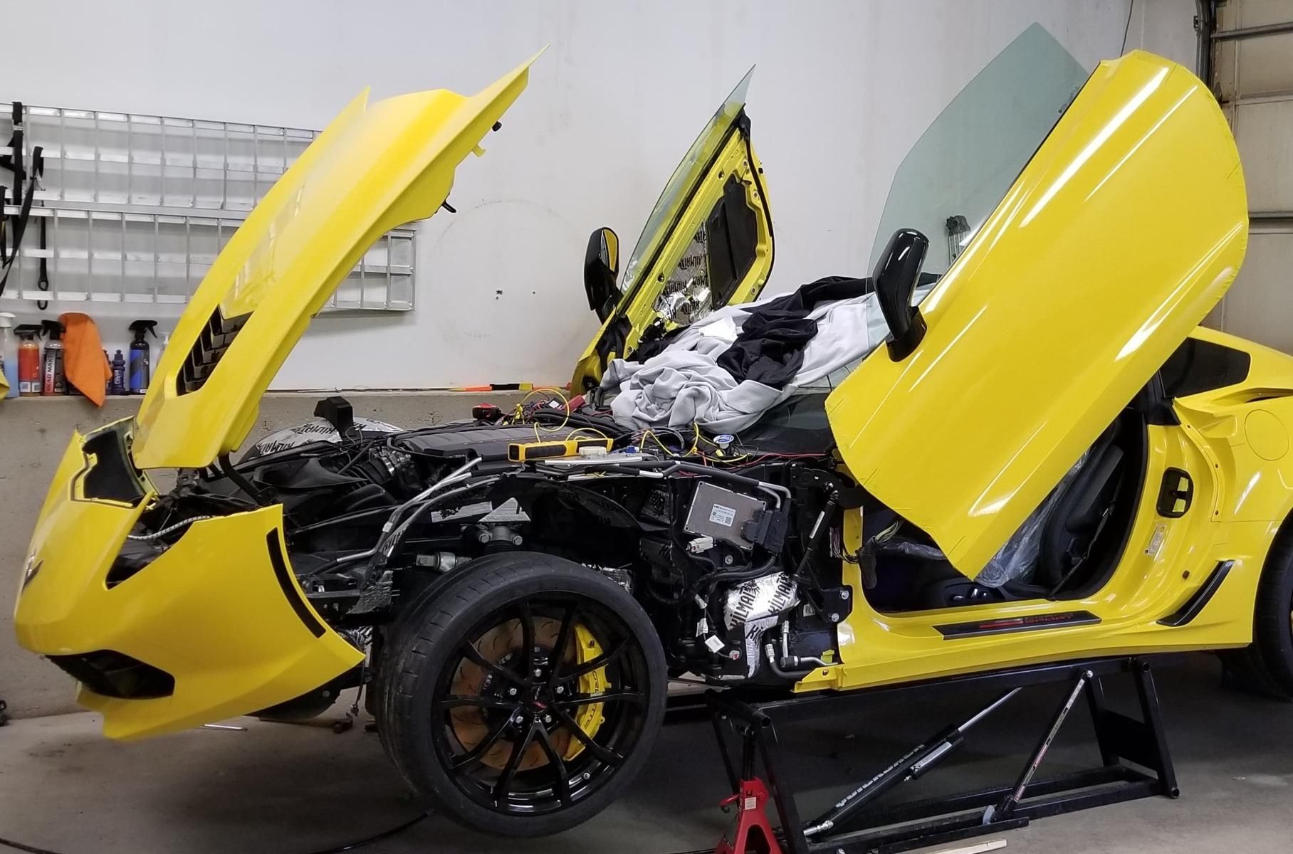 Історія, яка вражає: незрячий канадієць прозрів і відразу ж купив собі Chevrolet Corvette