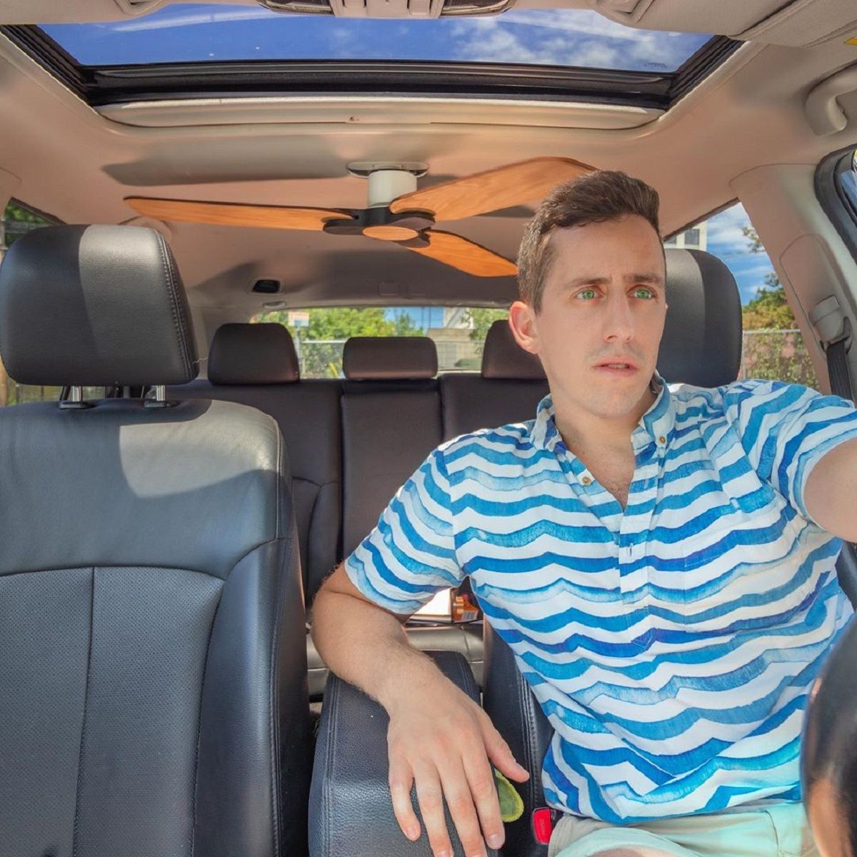 Непотрібно, але круто: хлопець обладнав машину вентилятором (відео)