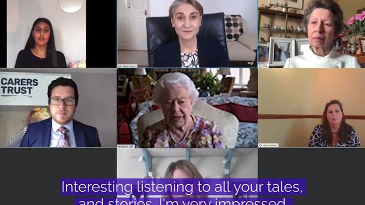У мережі з'явилося відео, як принцеса Анна вчила 94-річну Єлизавету II спілкуватися в Zoom - фото 1