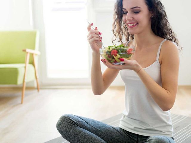 Лікарі розповіли, кому не можна сидіти на дієтах - фото 418286