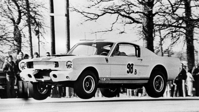 Ford Mustang Shelby продали за рекордні 3,85 мільйона доларів - фото 418289