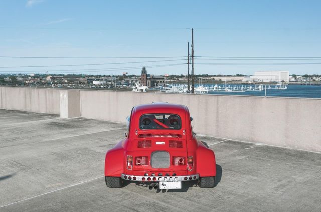 Не така вже й крихітка: на торги виставили тюнінгований Fiat 500 1971 року - фото 418323