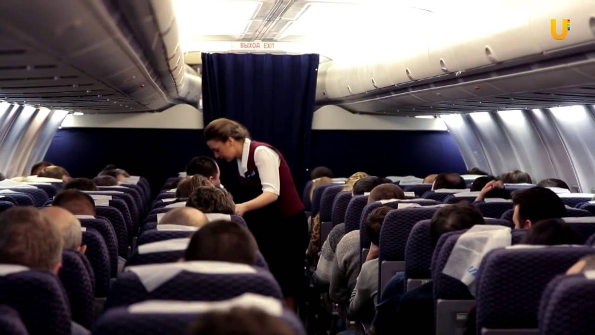 Бортпровідниця пояснила, які типи пасажирів літака найцінніші - фото 1