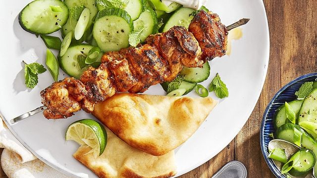 Шашлик в духовці: простий рецепт м'якого і соковитого м'яса - фото 418559