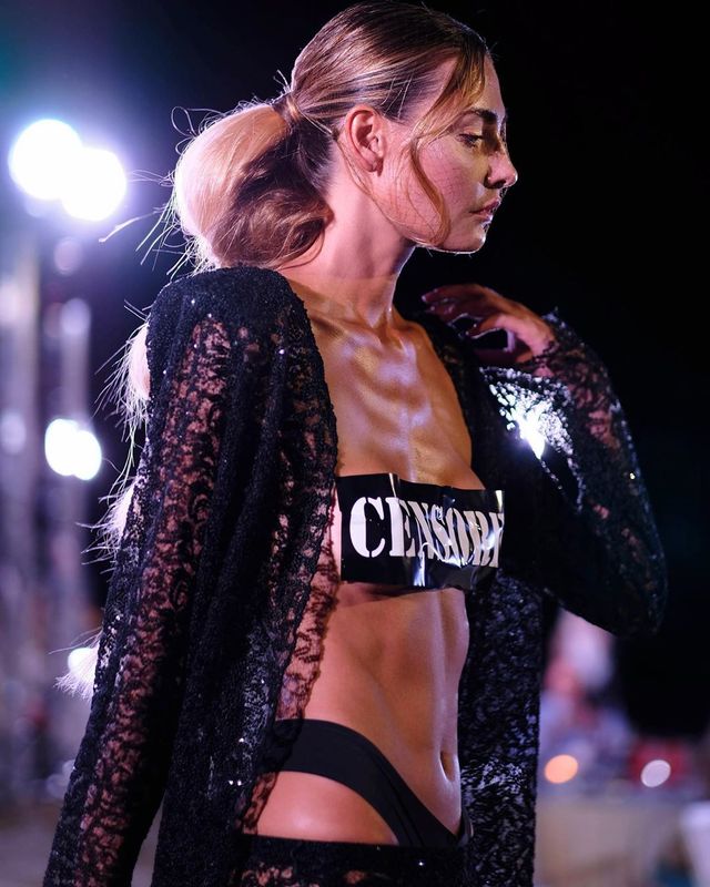 Супермодель українського походження приголомшила провокаційним образом: гарячі фото (18+) - фото 418797