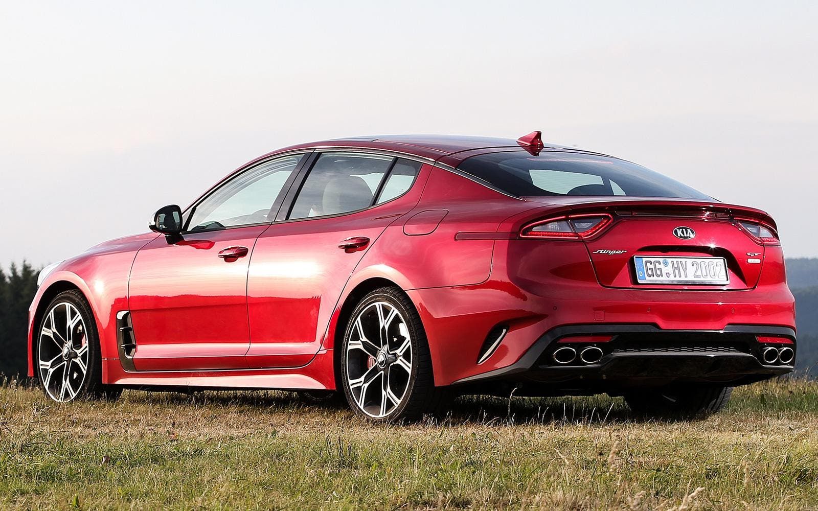 Дизайн довгоочікуваної Kia Stinger 2021 розсекретили до прем'єри