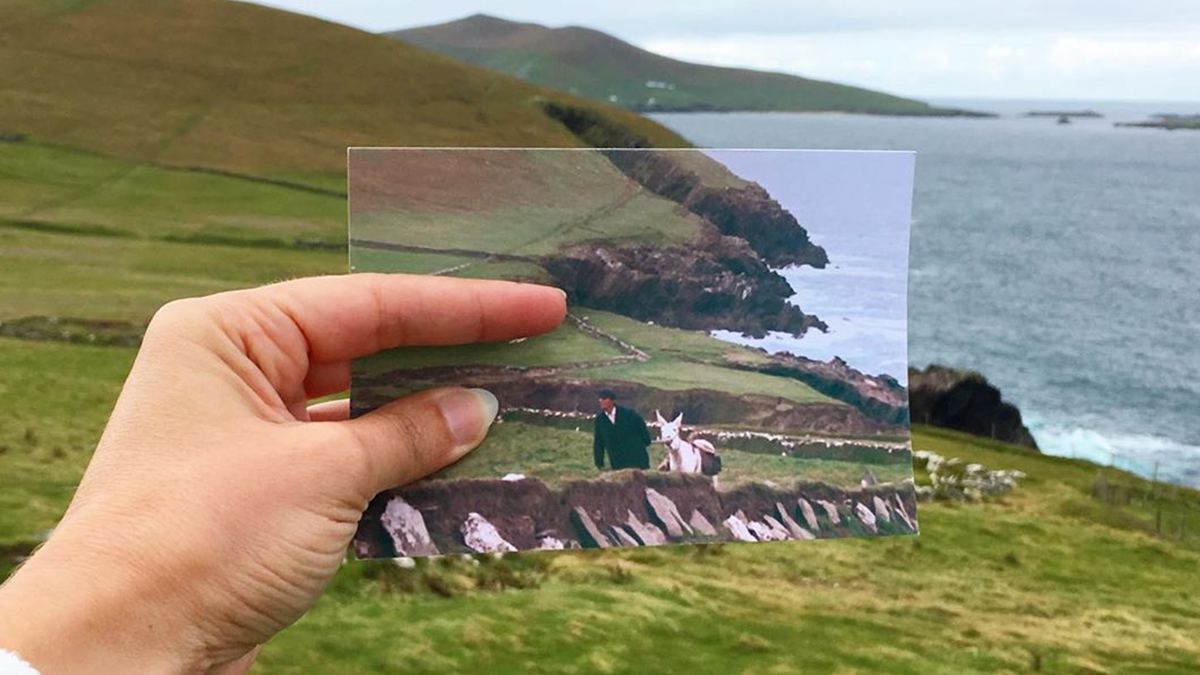 Блогерка відтворює кадри з улюблених фільмів, шукаючи відповідні локації по світу: фото