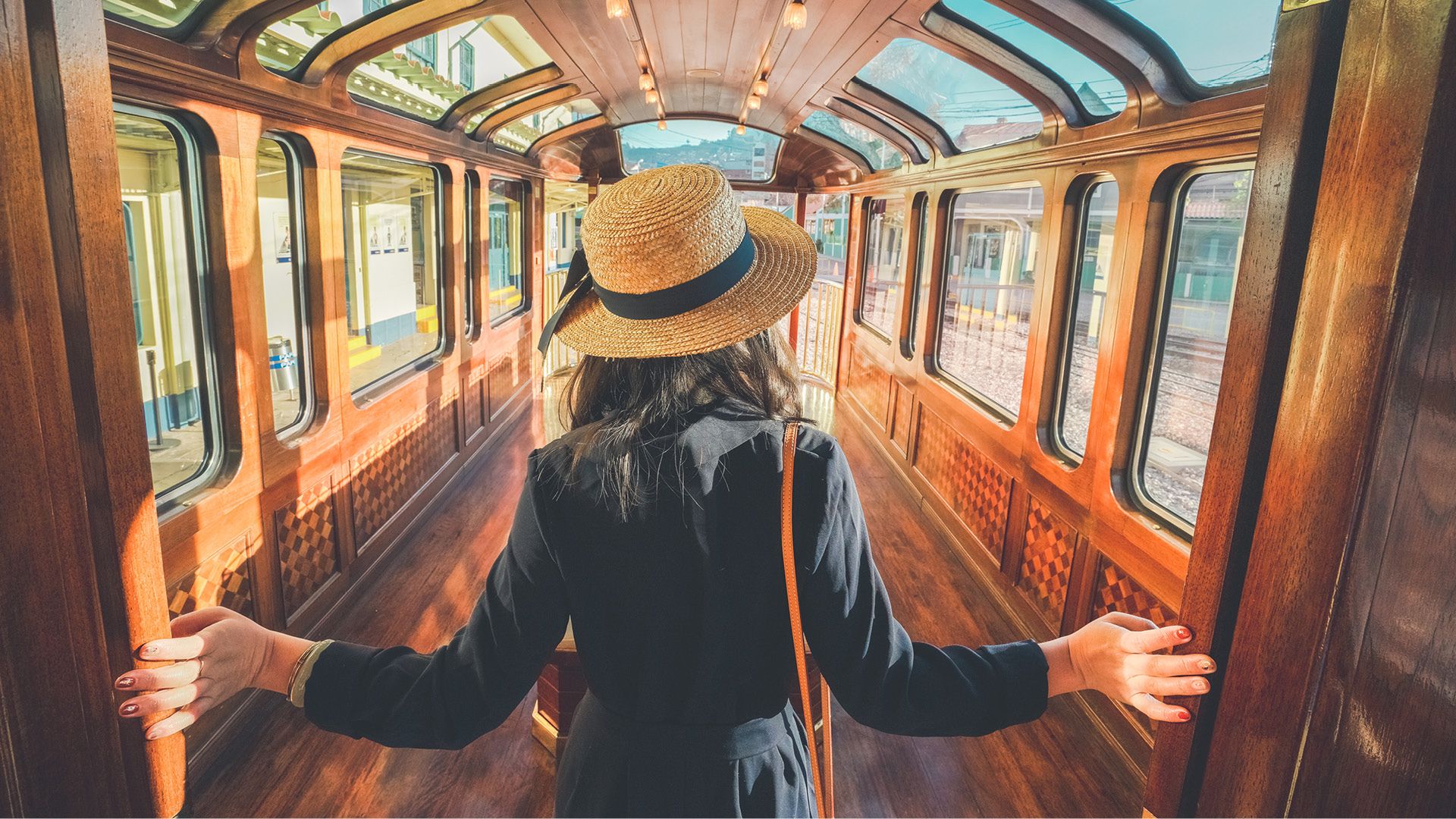 Наскільки високий ризик зараження COVID-19 у поїзді: дослідження вірусологів