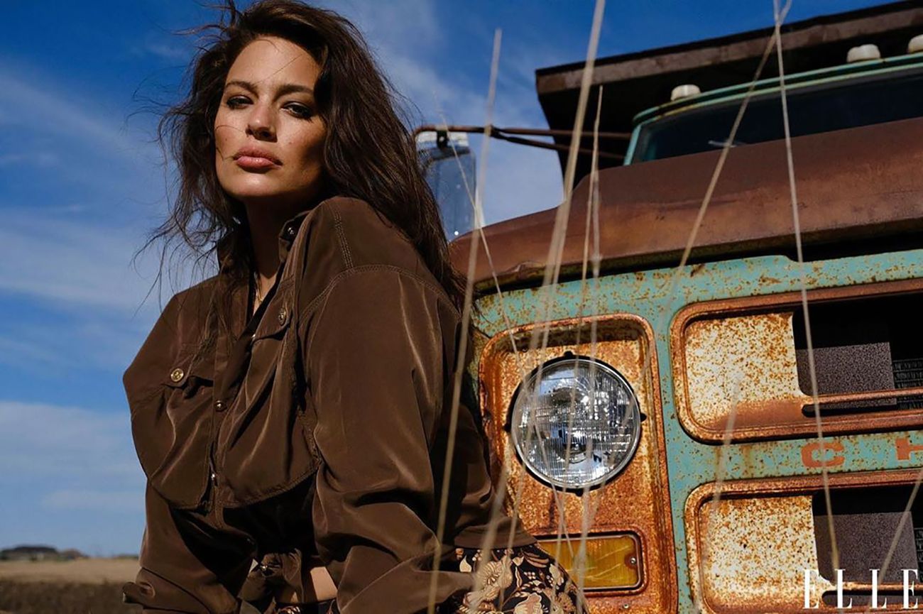 Ешлі Грем знялась повністю оголеною разом зі своїм маленьким сином