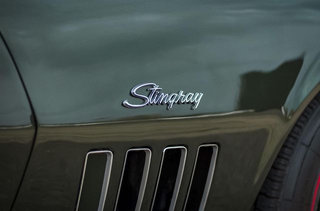 З молотка пустять 51-річний Chevrolet Corvette в ідеальному стані - фото 419448