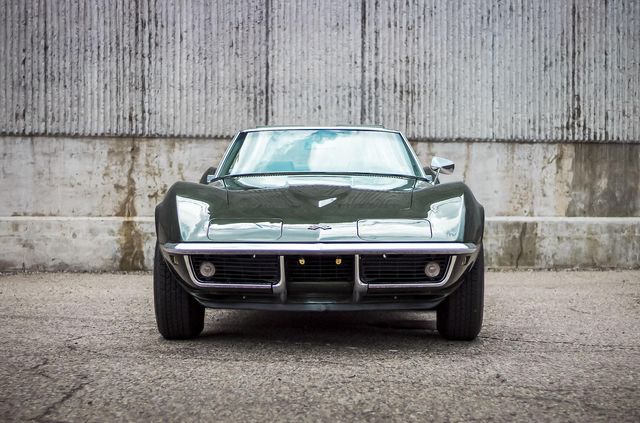 З молотка пустять 51-річний Chevrolet Corvette в ідеальному стані - фото 419449