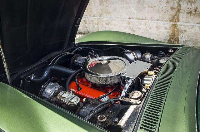 З молотка пустять 51-річний Chevrolet Corvette в ідеальному стані - фото 419451