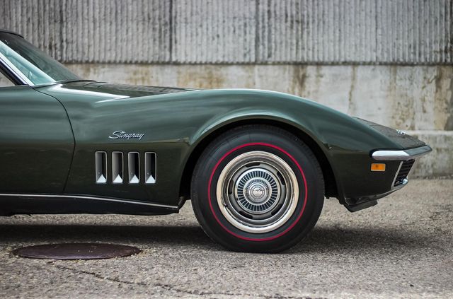 З молотка пустять 51-річний Chevrolet Corvette в ідеальному стані - фото 419453