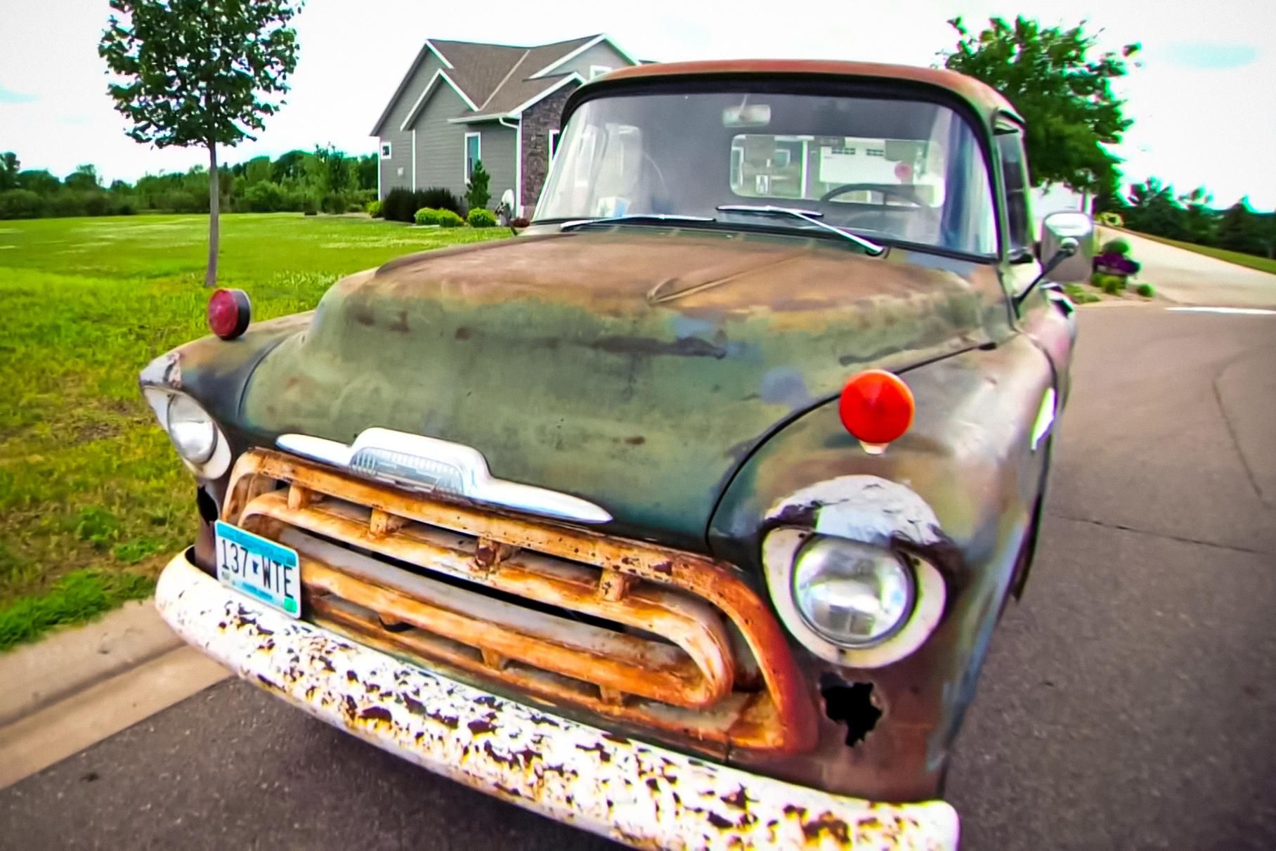 Сім'я продала пікап Chevrolet за 75 доларів, а через 44 роки купила його за ту ж суму