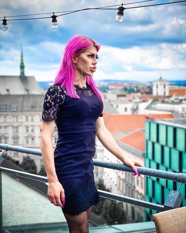 Фотограф з Чехії перетворився у ляльку Bratz завдяки пластиці (фото) - фото 420330