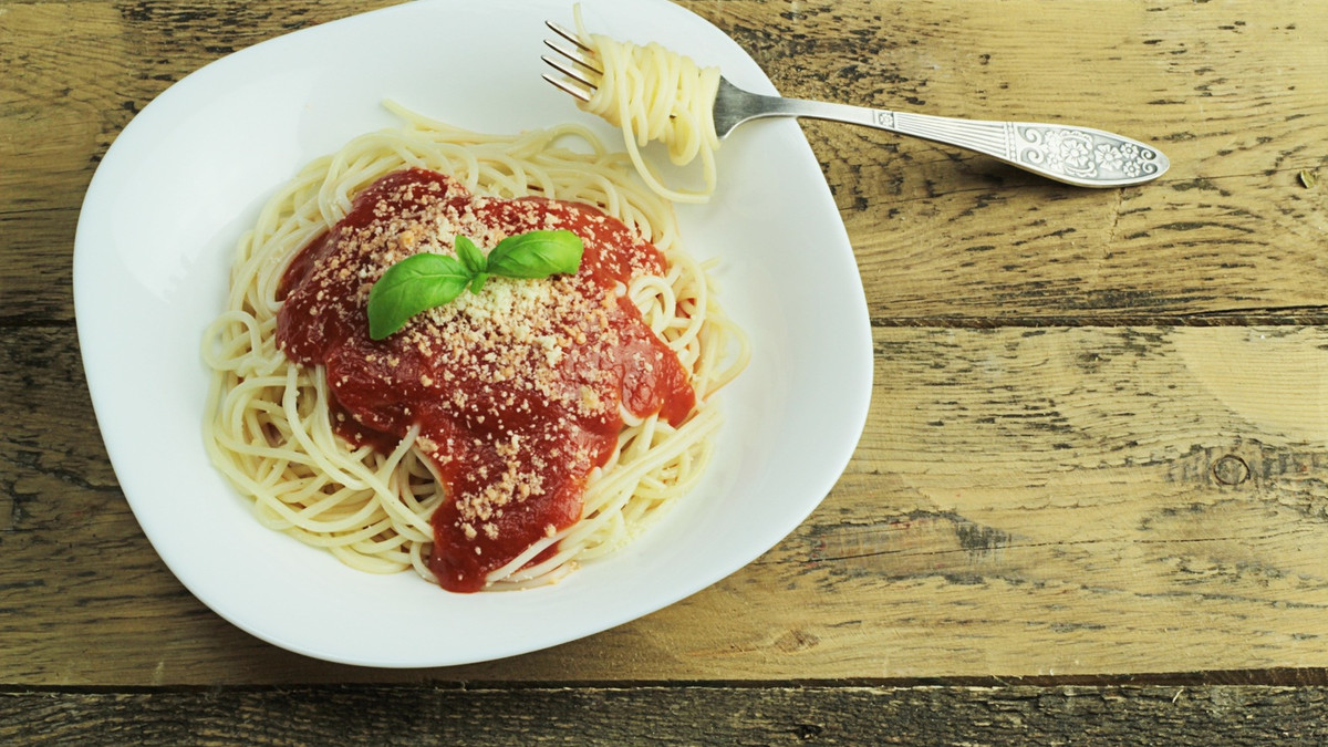 Веселий спосіб їсти спагеті - фото 1