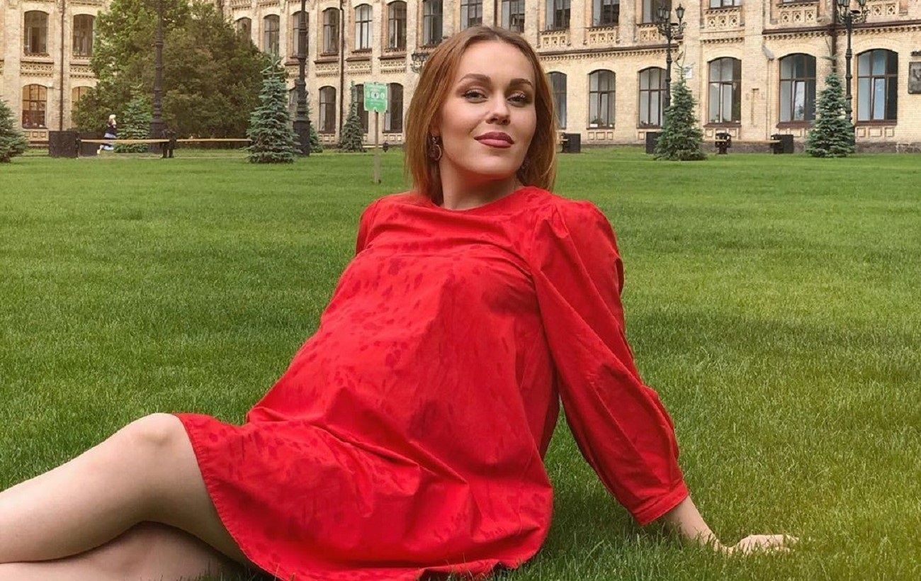 Alyosha народила дівчинку: перше фото щасливих батьків