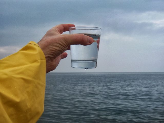 Науковці створили матеріал, який перетворює морську воду у прісну за лічені хвилини - фото 420567