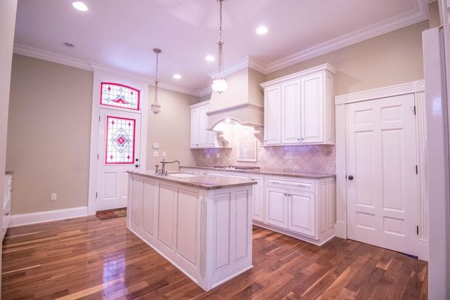 У США можна купити житловий будинок з власною в'язницею: фото - фото 420707