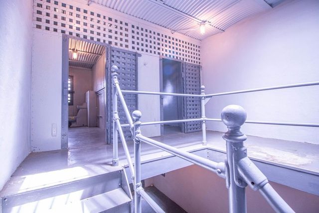 У США можна купити житловий будинок з власною в'язницею: фото - фото 420710