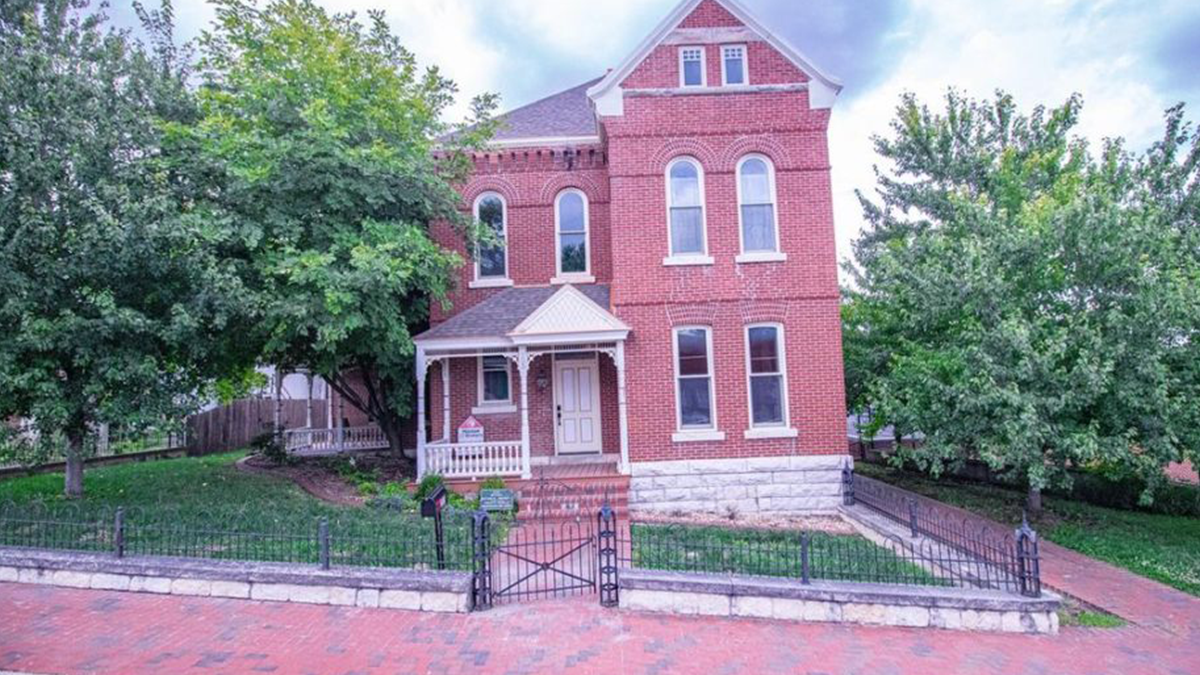 У США можна купити житловий будинок з власною в'язницею: фото