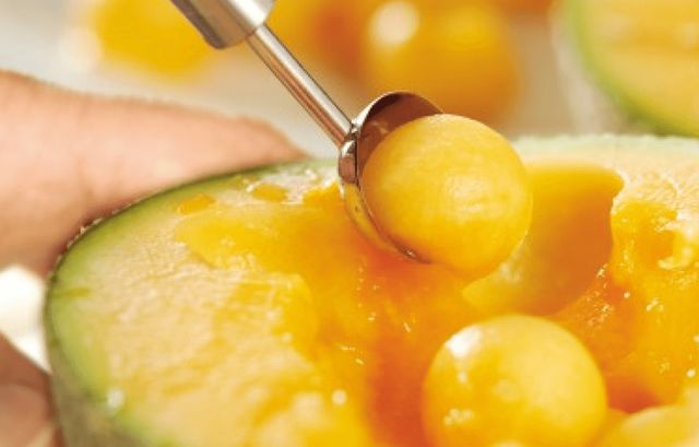 Дієтологи назвали головну помилку під час вживання дині - фото 420771