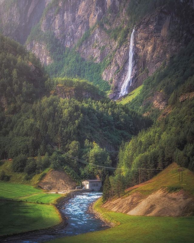 Німецький фотограф показує неймовірні мандри світом: яскраві фото - фото 421062