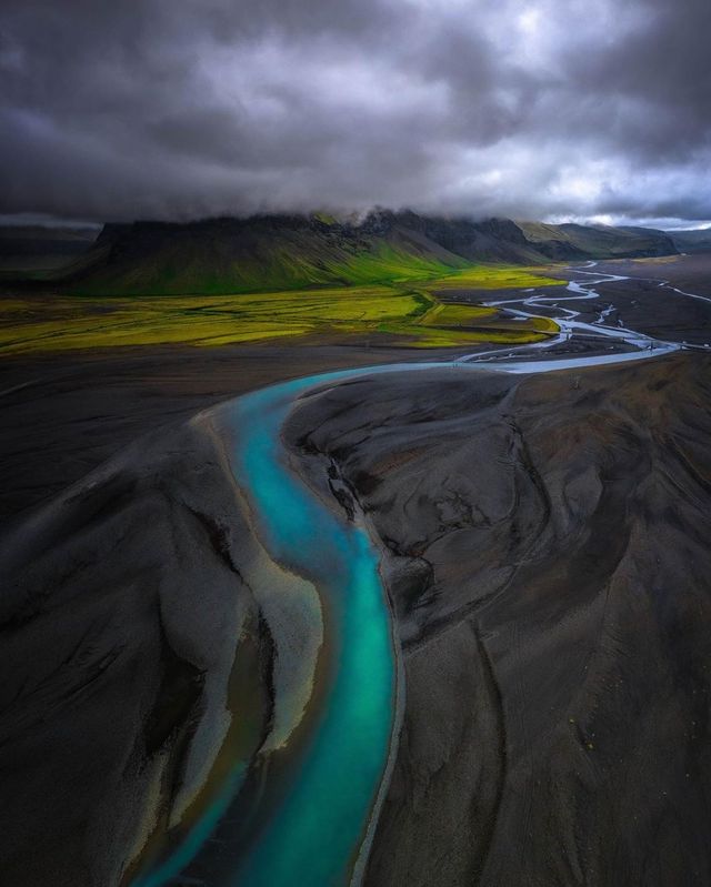 Німецький фотограф показує неймовірні мандри світом: яскраві фото - фото 421064