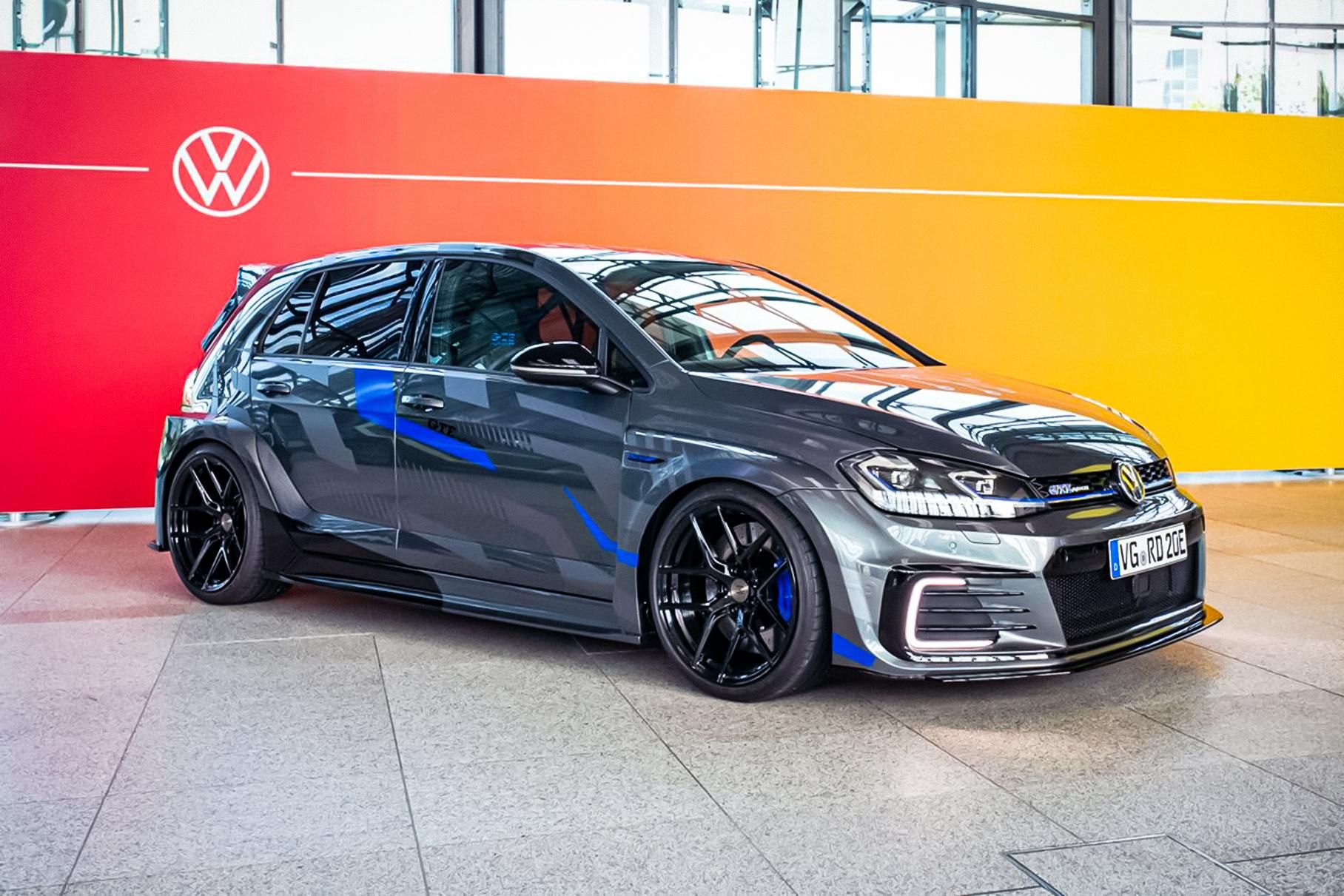 Стажери побудували 250-сильний Volkswagen Golf GTE: дивіться, що в них вийшло