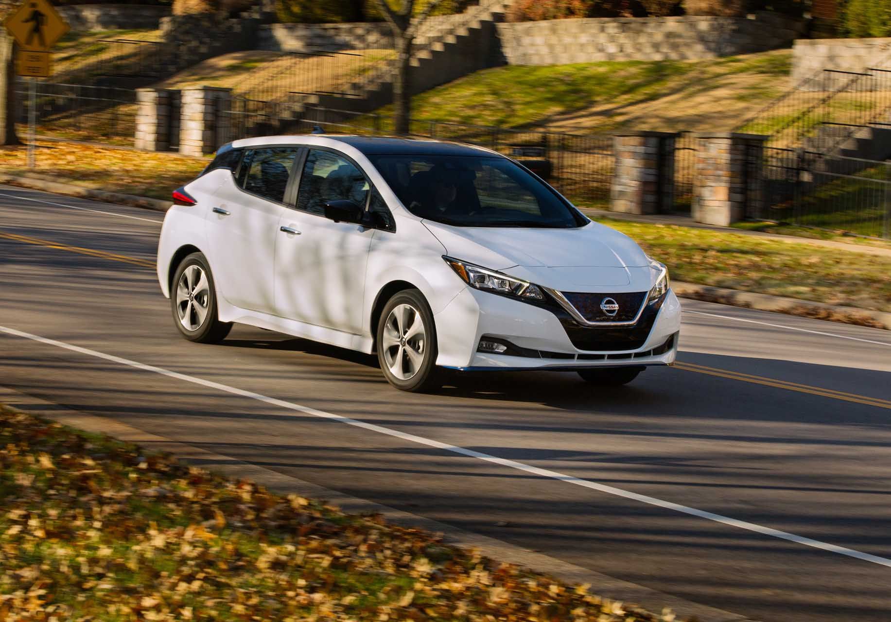 nissan leaf - фото 1