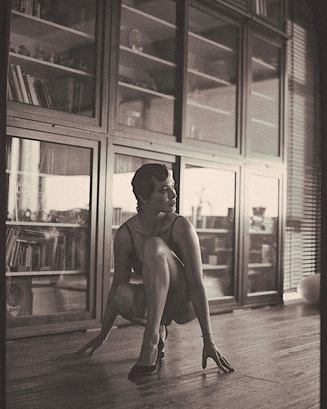 Даша Астаф'єва розбурхала шанувальників зухвалим образом в повністю прозорій білизні (18+) - фото 421546