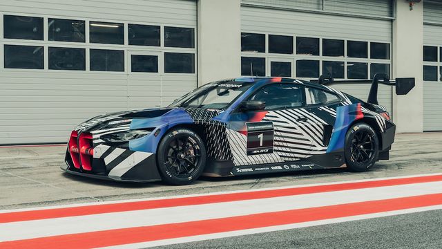 BMW показала нові M4 і M4 GT3 на фото - фото 421626