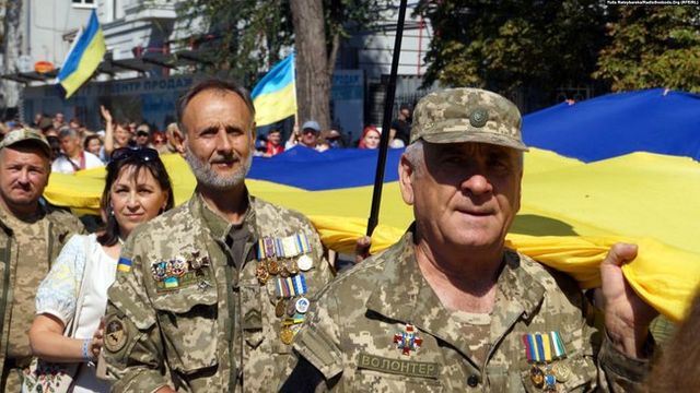Хода на честь Дня Незалежності відбулася у містах України: фото - фото 421795