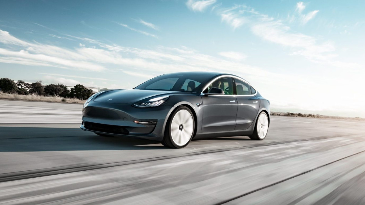 Tesla планує випускати бюджетні електромобілі європейського ринку - фото 1