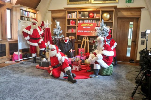 Крім того, їм потрібно буде дотримуватися соціальної дистанції - фото 421995