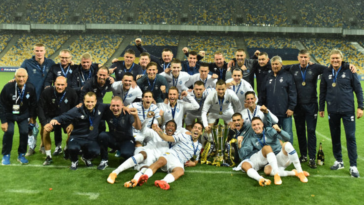 Луческу з рушником, а Суркіс з цигаркою: реакція мережі на перемогу Динамо в Суперкубку