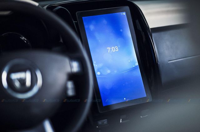 Дизайнери перетворили розбитий кросовер Dacia Duster на стильний кабріолет - фото 422400