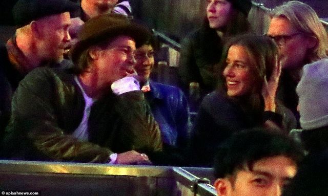 Бред Пітт вирушив на побачення з моделлю, схожою на Джолі - фото 422415