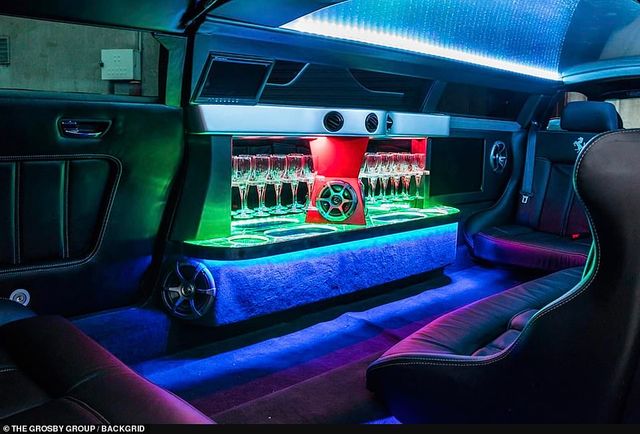 Найшвидший лімузин у світі виставили на продаж: фото - фото 422452