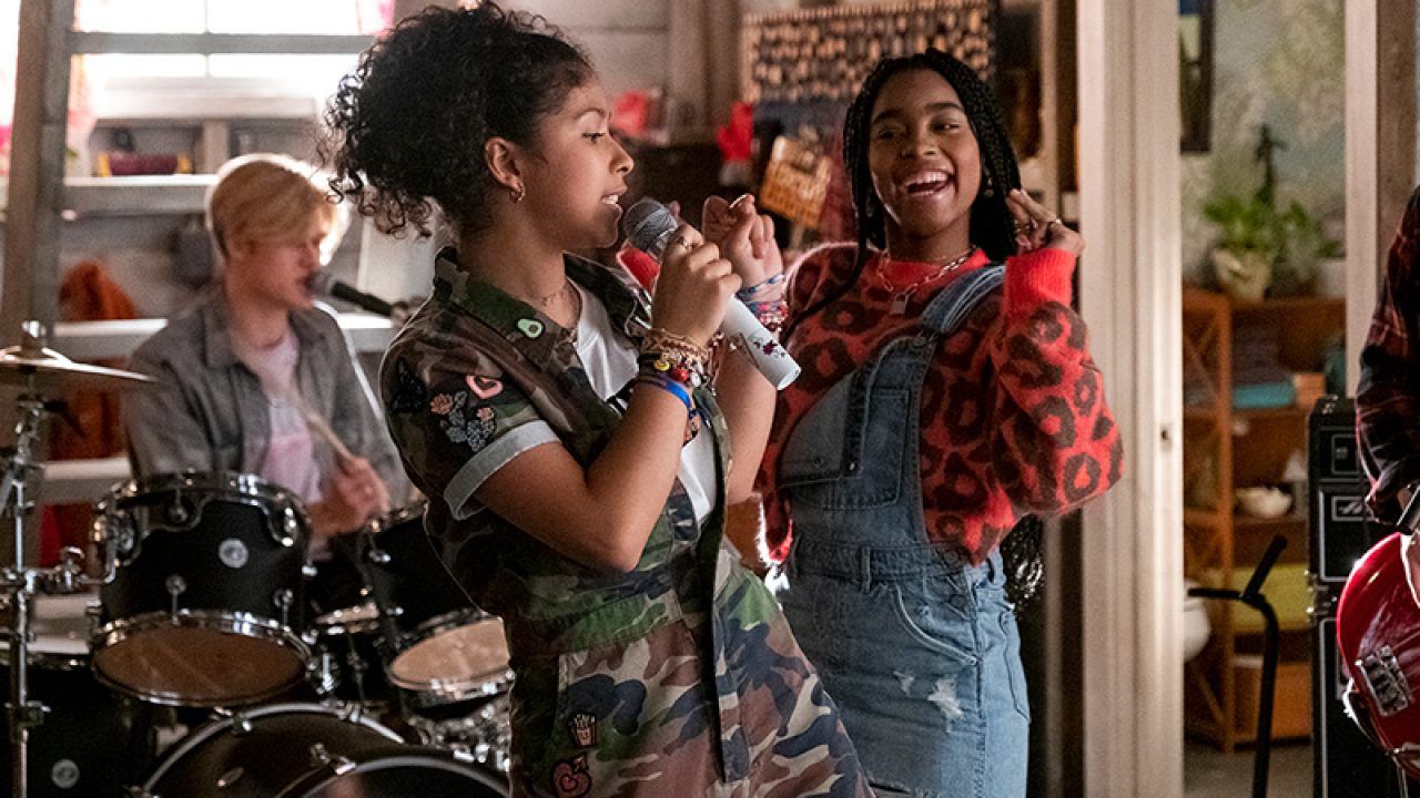 Джулі і примари: вийшов трейлер музичного серіалу від Netflix