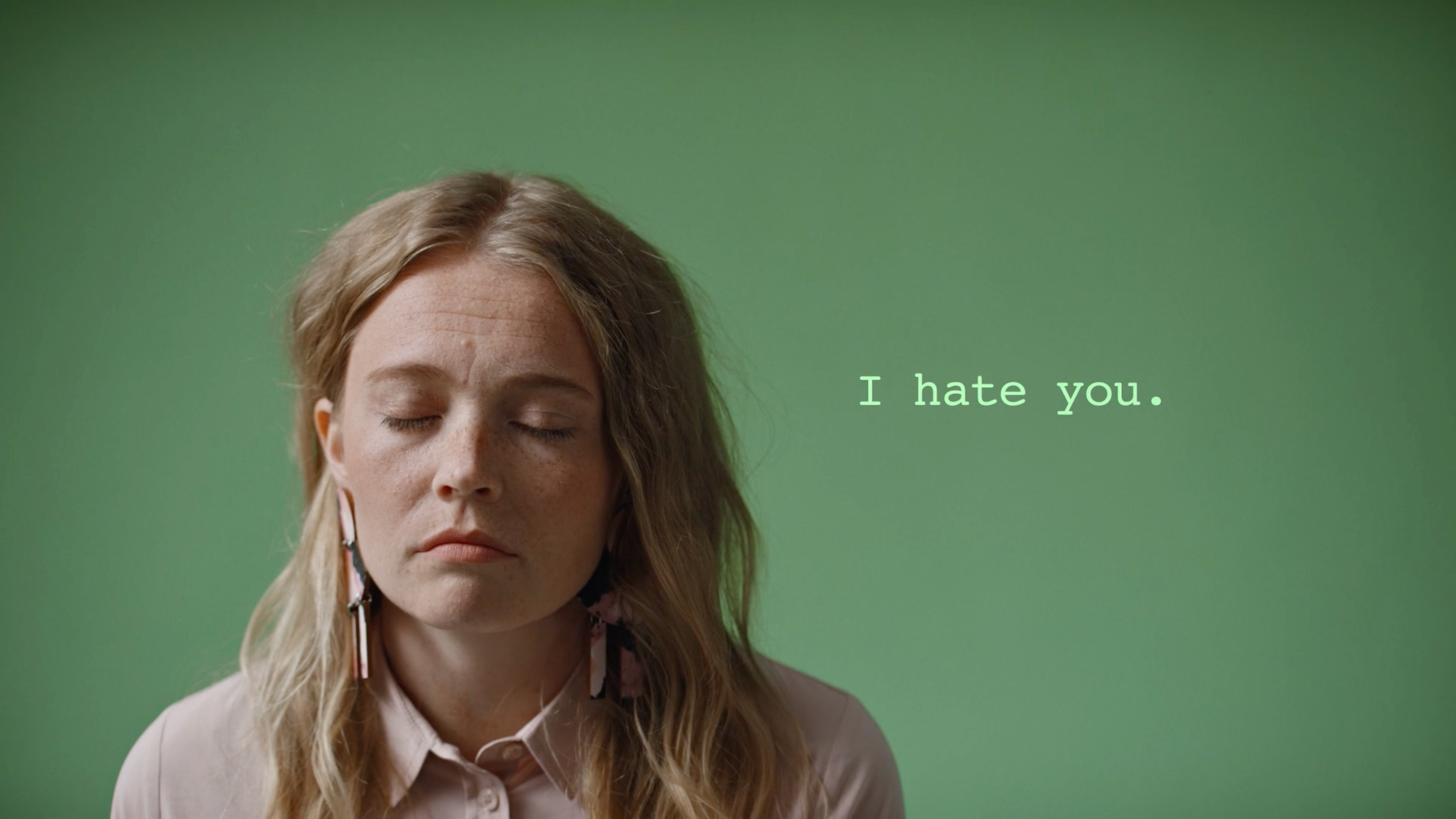 Шрифт заміняє грубі слова на нейтральні - фото 1