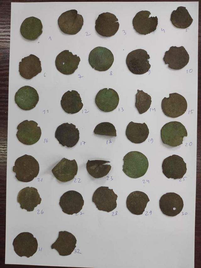 На Житомирщині знайдено 32 старовинні монети - фото 422598